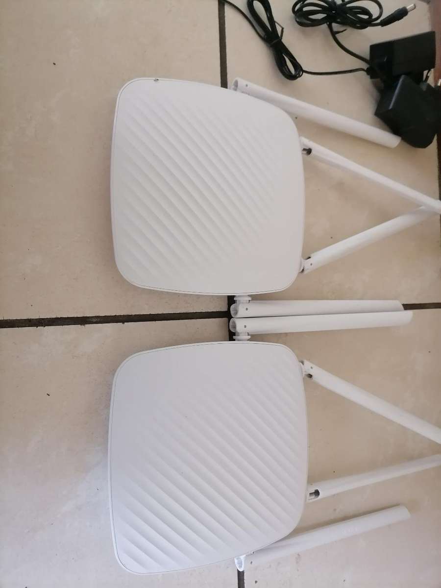 *WEEKEND SPECIAL*LOT OF 2 X Tenda F9 Wi-Fi 4 Wireless Router - Single-band 2.4GHz Gigabit Ethernet*