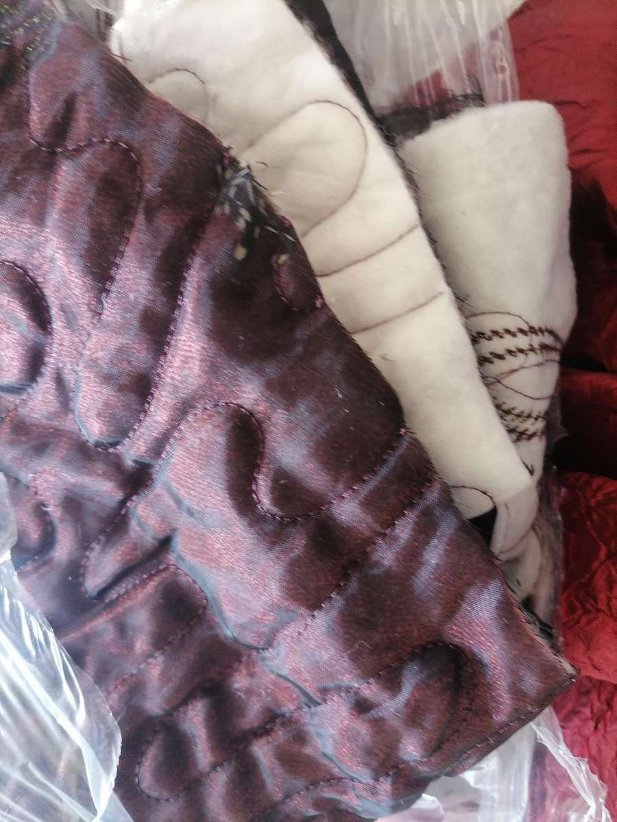 *LOT OF LINNEN MATERIAL*ONE BID FOR THE LOT AS PER PICS**