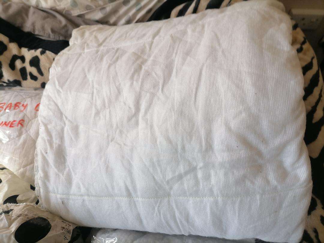 *LOT OF LINNEN MATERIAL*ONE BID FOR THE LOT AS PER PICS**