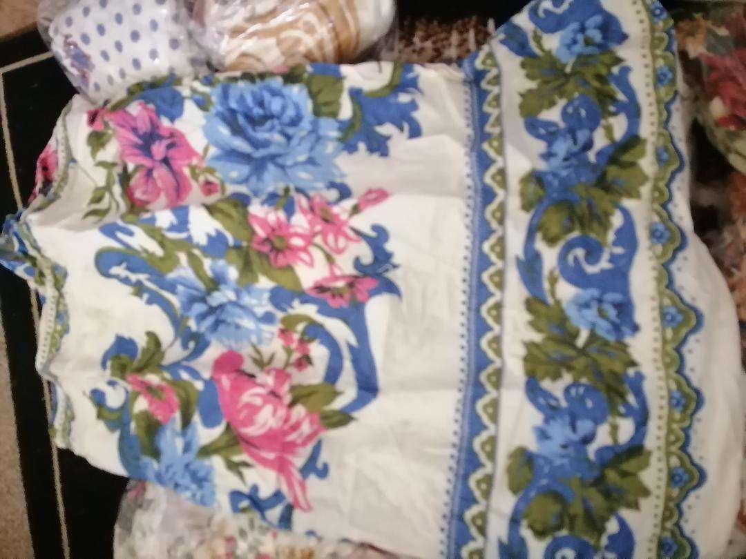 BULK LOT OF PILLOW CASES,SOFT COTTON LIKE MATERIAL, ONE BID FOR THE LOT*
