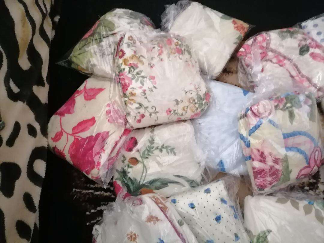 BULK LOT OF PILLOW CASES,SOFT COTTON LIKE MATERIAL, ONE BID FOR THE LOT*