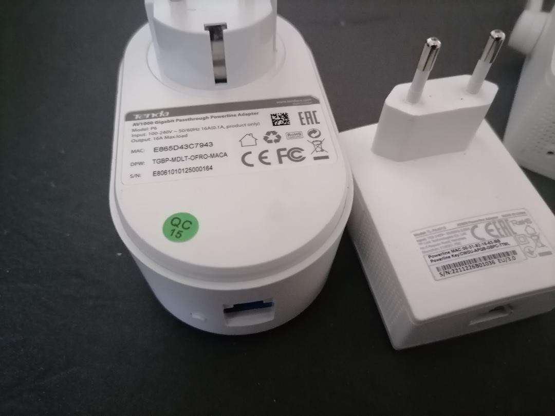 LOT OF RANGE EXTENDERS*WIDI MODEMS ETC*ONE BID FOR LOT**