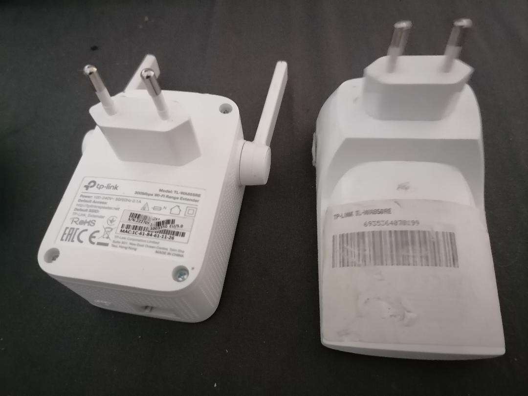 LOT OF RANGE EXTENDERS*WIDI MODEMS ETC*ONE BID FOR LOT**