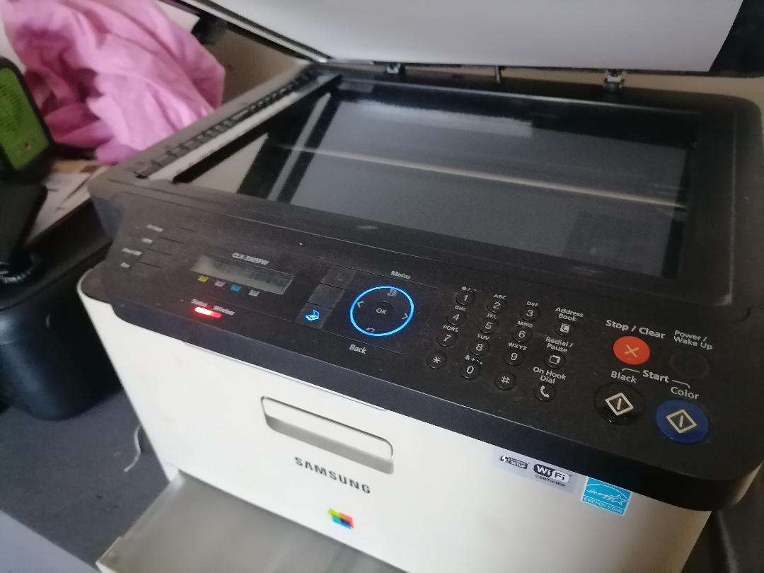 * SAMSUNG CLX 3305 LAZER COLOUR PRINTER/SCANNER/COPIER*NOT PICKING UP TONERS*