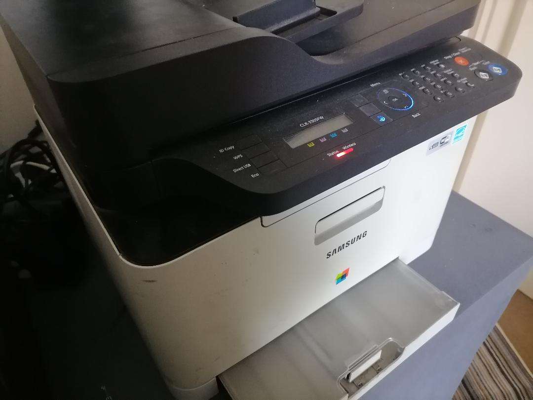 * SAMSUNG CLX 3305 LAZER COLOUR PRINTER/SCANNER/COPIER*NOT PICKING UP TONERS*