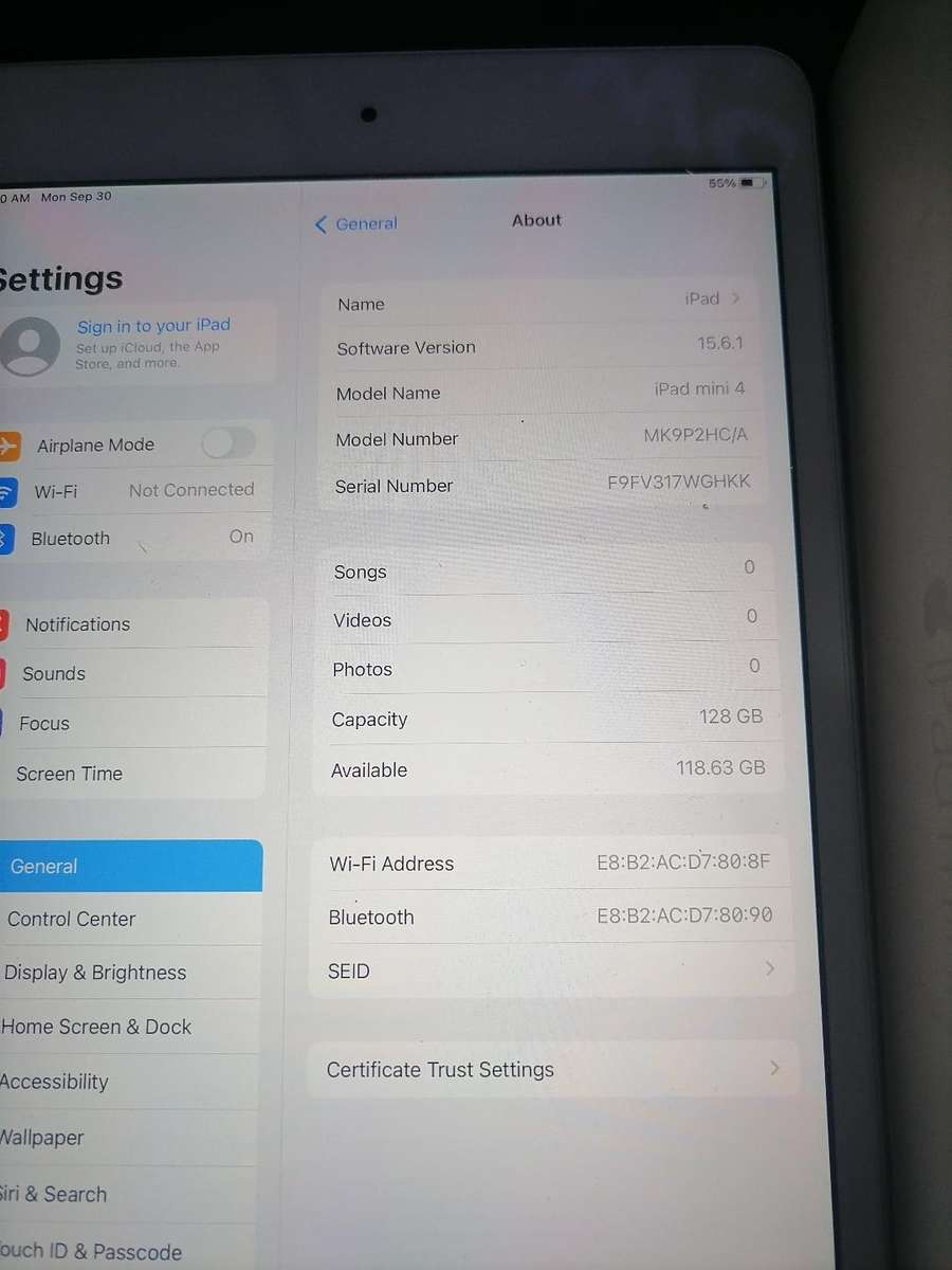 APPLE A1538 IPAD MINI 4 128GB IN BOX WITH CHARGER