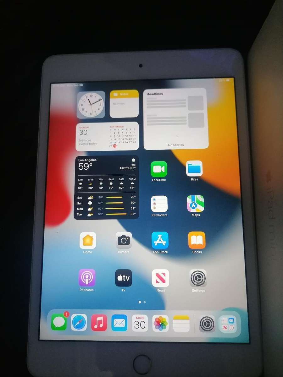 APPLE A1538 IPAD MINI 4 128GB IN BOX WITH CHARGER