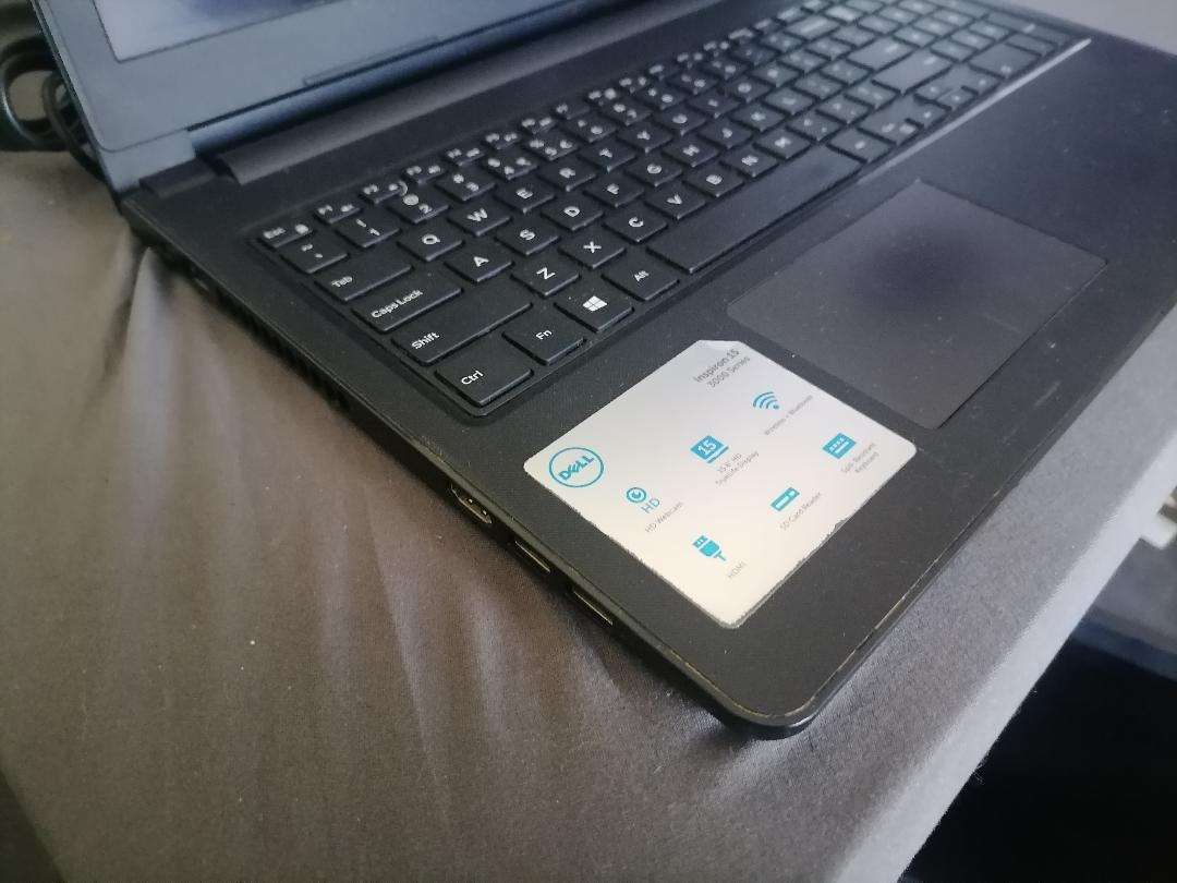 *DELL INSPIRON i5 7TH GEN. 8GB RAM, 1TB HDD, W10/OFFICE *ORIGINAL CHARGER*BATTERY 100%*