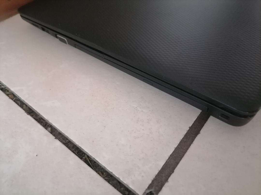 *DELL INSPIRON i5 8TH GEN. 8GB RAM, 1TB HDD, W10/OFFICE *ORIGINAL CHARGER*BATTERY 100%*