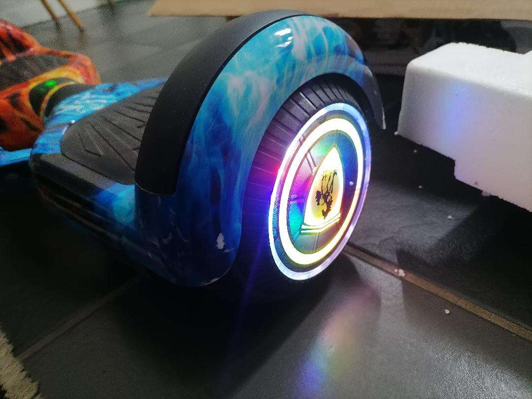 *AWESOME DEAL*SMART 6.5 INCH BALANCE BOARD WITH LED LIGHTS AND BT SPEAKER***