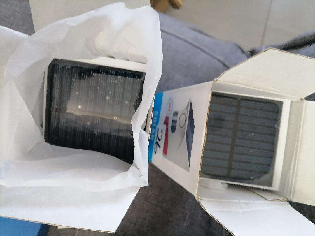 **LOT OF NEW ELECTRONICS*SOLAR MOTION ALARMS,CAMING LAMP,USB FAN,DIGITAL SCALE,TEMP/CLOCK*