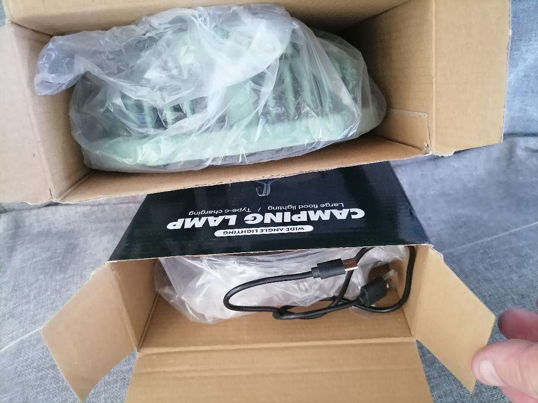 **LOT OF NEW ELECTRONICS*SOLAR MOTION ALARMS,CAMING LAMP,USB FAN,DIGITAL SCALE,TEMP/CLOCK*