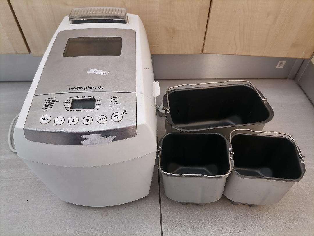 MORPHY RICHARDS BREAD MAKER WITH ATTACHMENTS ETC*WORKING**