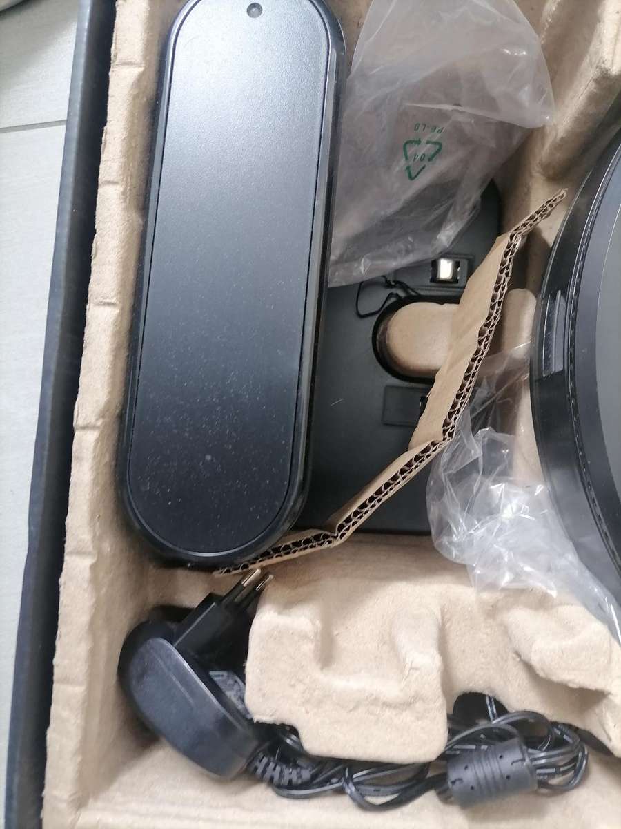 TAURUS HOMELANDER SMART ROBOT VACUUM IN BOX WITH CHARGE STATION, REMOTE ETC