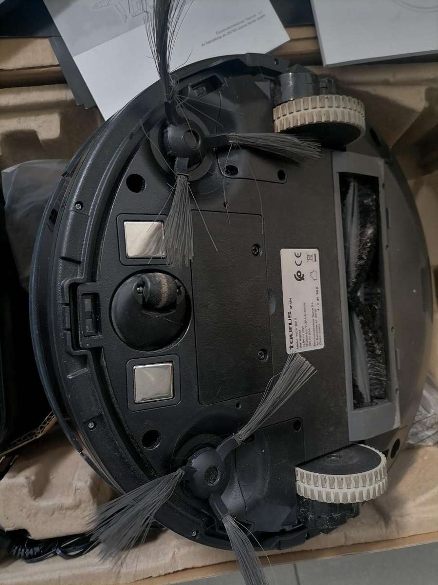 TAURUS HOMELANDER SMART ROBOT VACUUM IN BOX WITH CHARGE STATION, REMOTE ETC