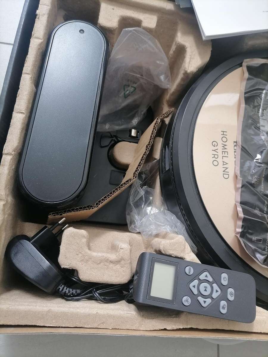 TAURUS HOMELANDER SMART ROBOT VACUUM IN BOX WITH CHARGE STATION, REMOTE ETC