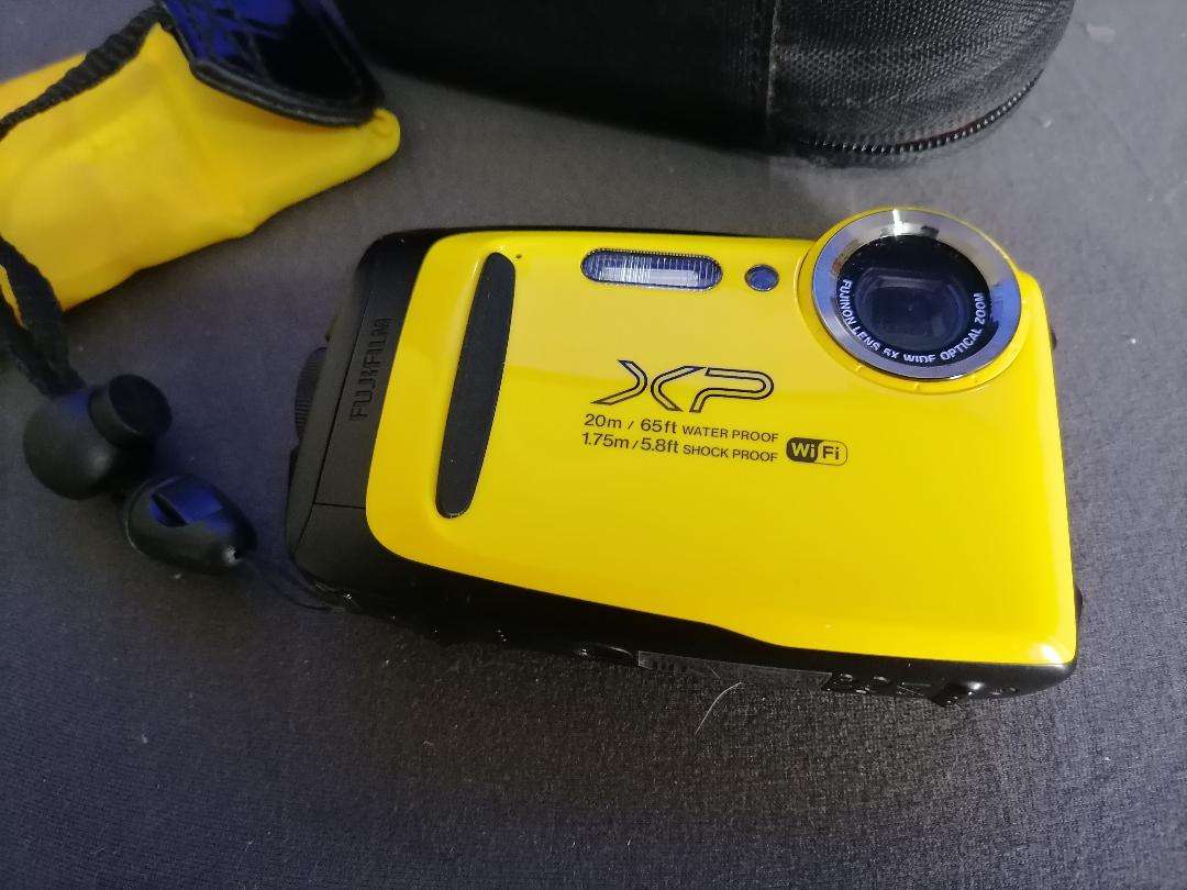 *AWESOME WATER PROOF CAMERA*FUJIFILM FINEPIX XP130 WITH LITHIUM BATTERY, CHARGER,CASE*