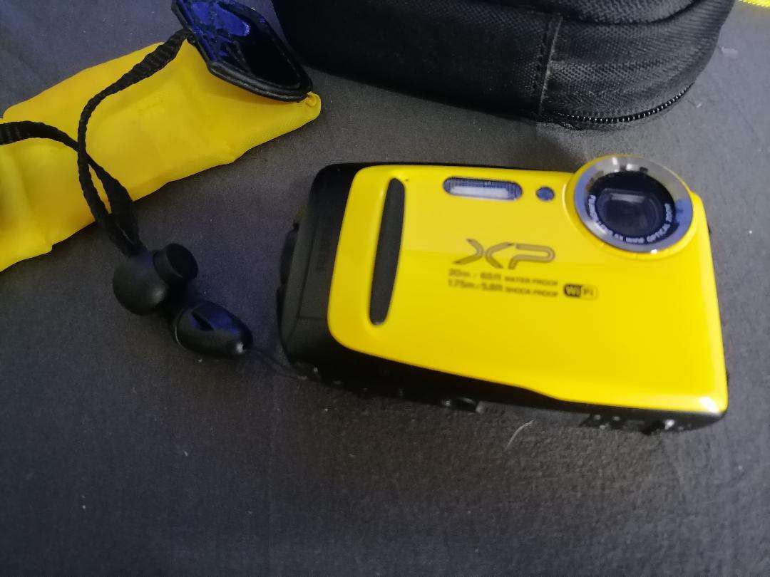 *AWESOME WATER PROOF CAMERA*FUJIFILM FINEPIX XP130 WITH LITHIUM BATTERY, CHARGER,CASE*