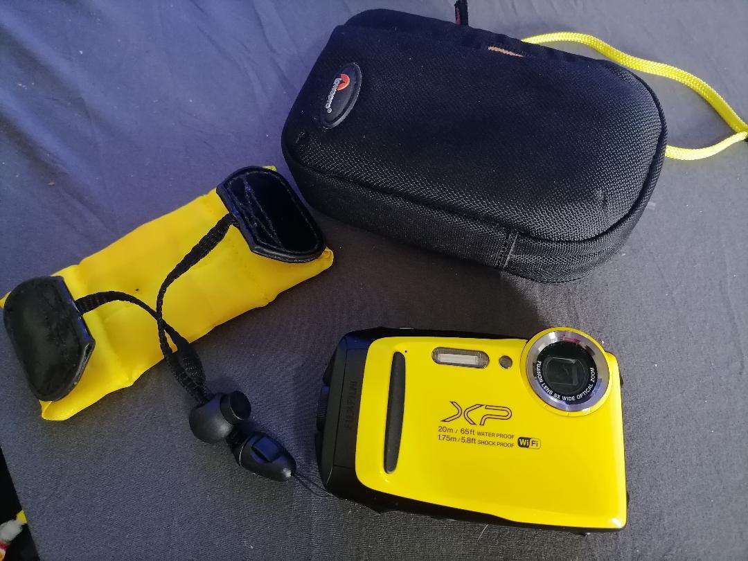*AWESOME WATER PROOF CAMERA*FUJIFILM FINEPIX XP130 WITH LITHIUM BATTERY, CHARGER,CASE*