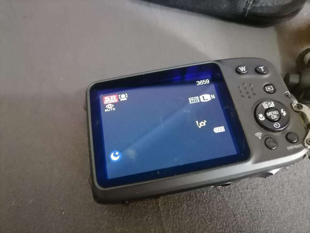 *AWESOME WATER PROOF CAMERA*FUJIFILM FINEPIX XP130 WITH LITHIUM BATTERY, CHARGER,CASE*