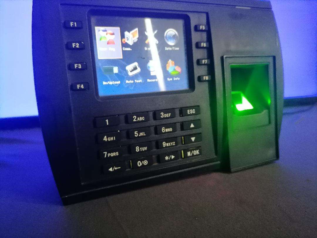 *LINUX COMMERCIAL FINGER PRINT CLOCK IN SYSTEM*SIM SLOT/USB SLOT*RESET READY TO USE*