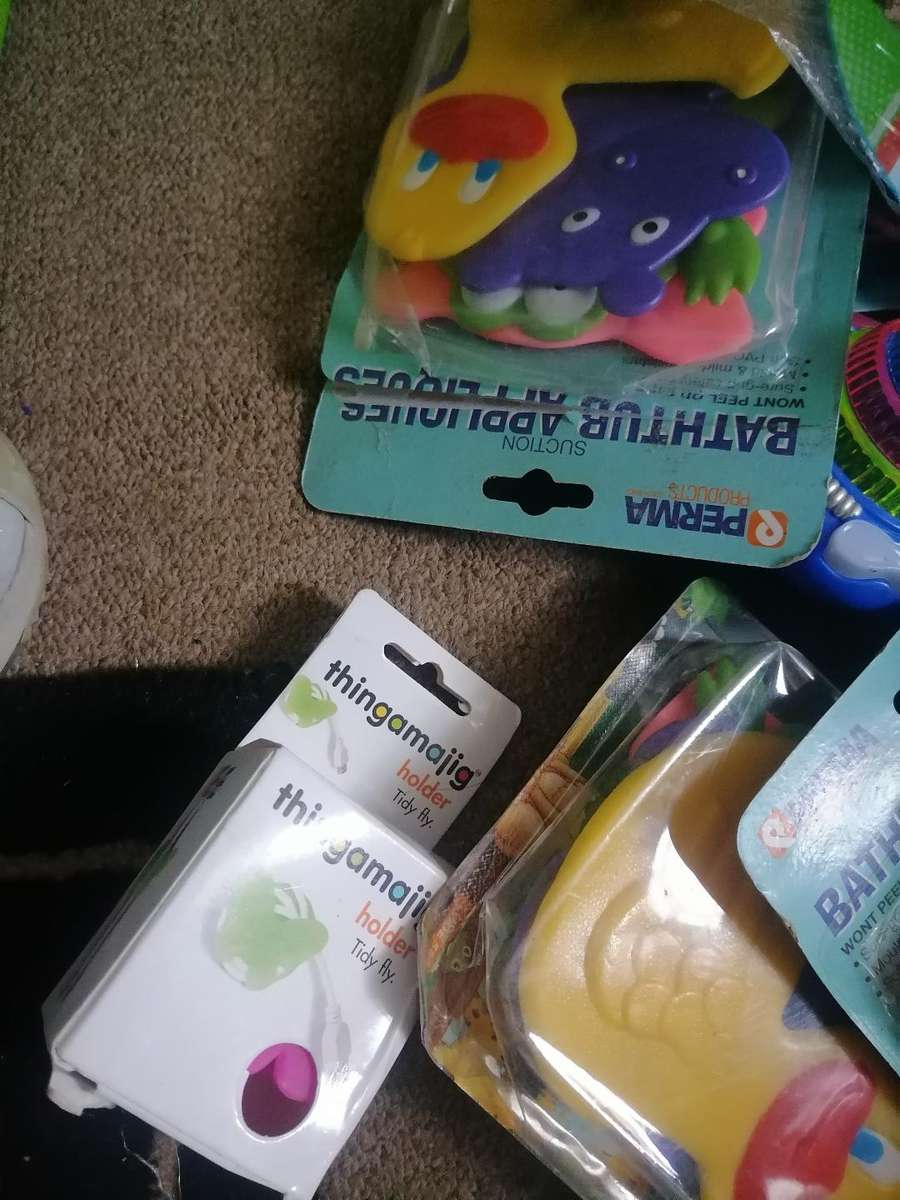 *WEEKEND SPECIAL**GIFT SHOP LIQUIDATION*LOT OF PARTY ITEMS,TOYS ETC*ONE BID FOR THE LOT*