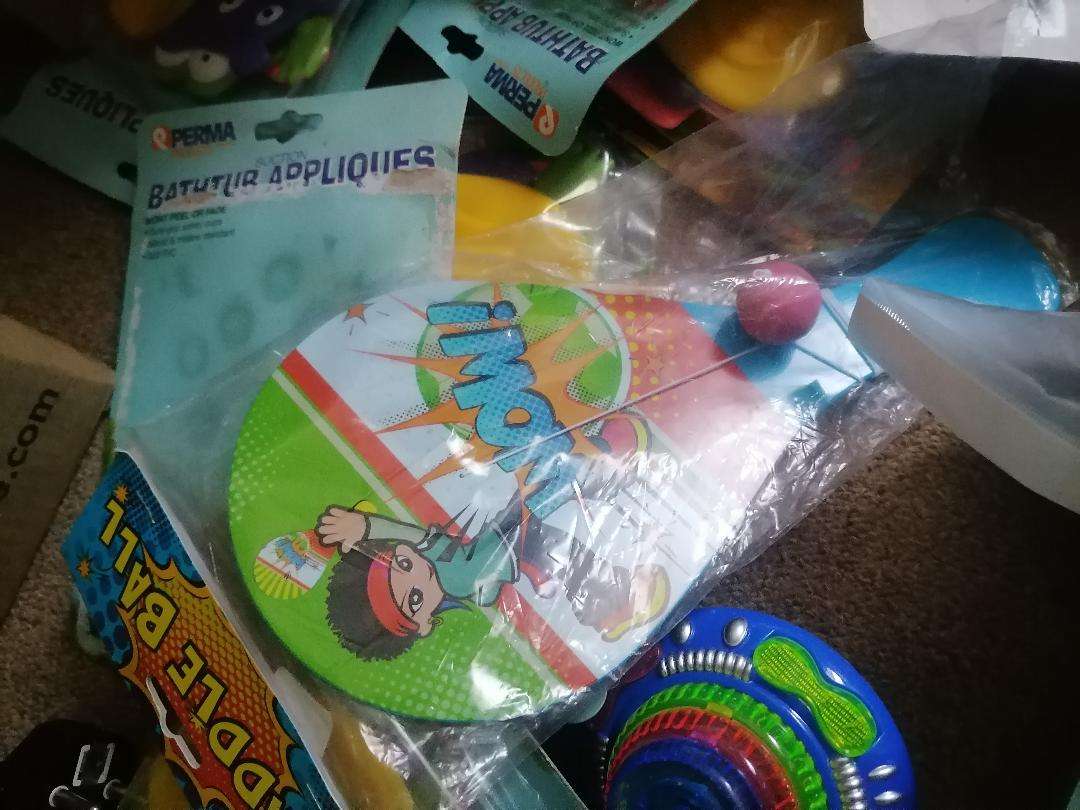 *WEEKEND SPECIAL**GIFT SHOP LIQUIDATION*LOT OF PARTY ITEMS,TOYS ETC*ONE BID FOR THE LOT*