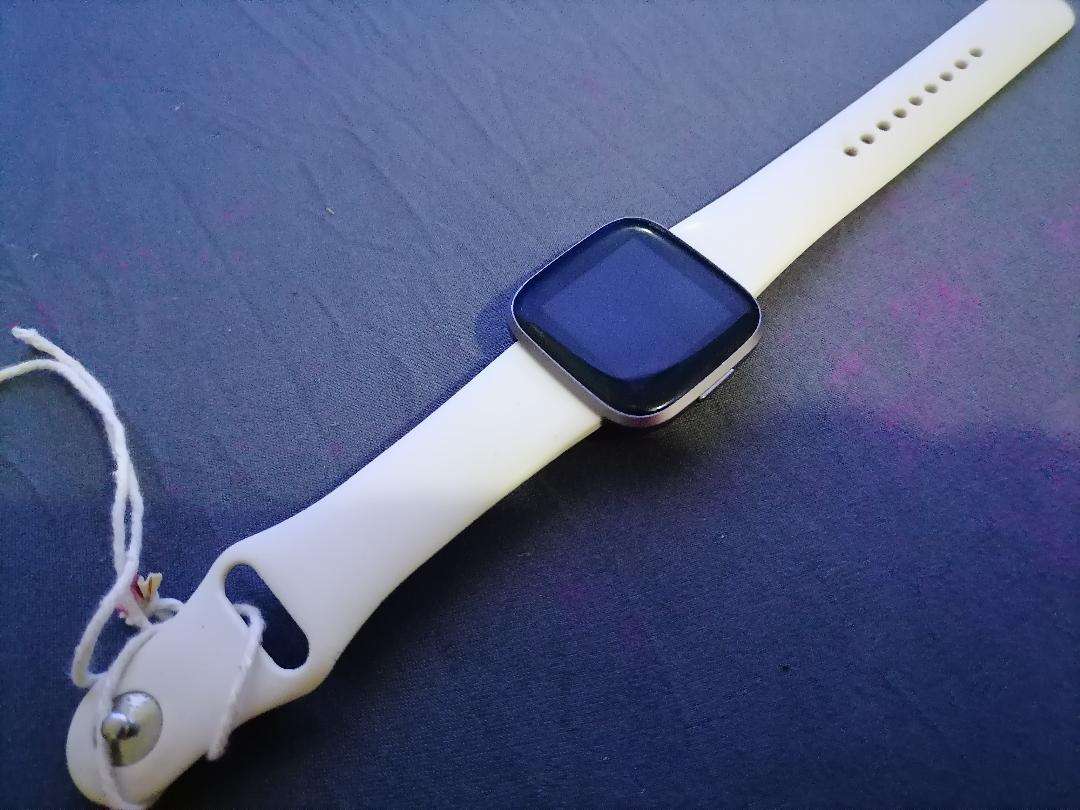 *FITBIT VERSA 2 SMART WATCH*NO CHARGER,NOT TESTED*