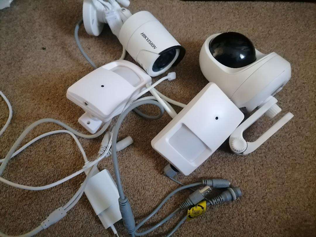 LOT CCTV CAMERAS,MOTION DETECTORS ETC*ONE BID FOR THE LOT
