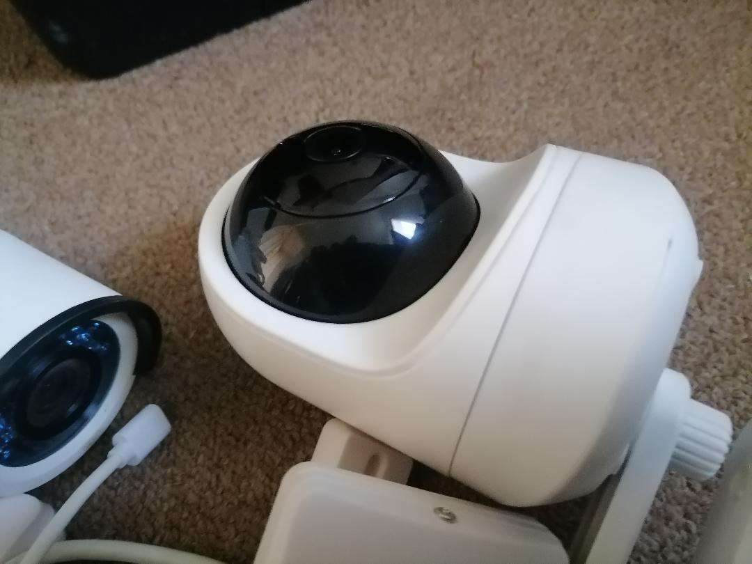 LOT CCTV CAMERAS,MOTION DETECTORS ETC*ONE BID FOR THE LOT