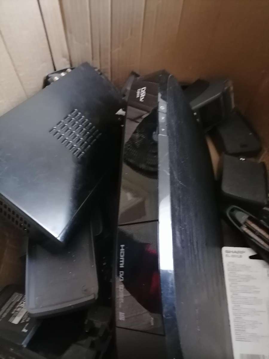 *MONTH END JACKPOT LOT*ONE BID FOR LOT AS PER PICS**