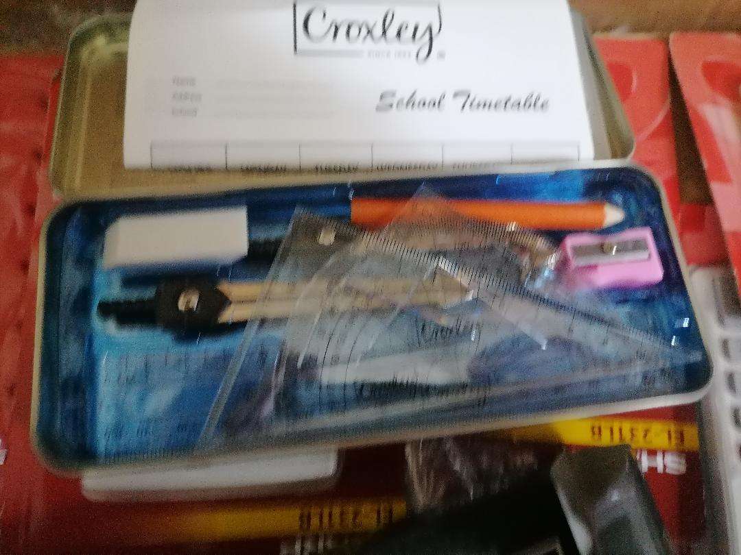 *WEEKEND SPECIAL**ONE BID FOR LOT AS PER PICS