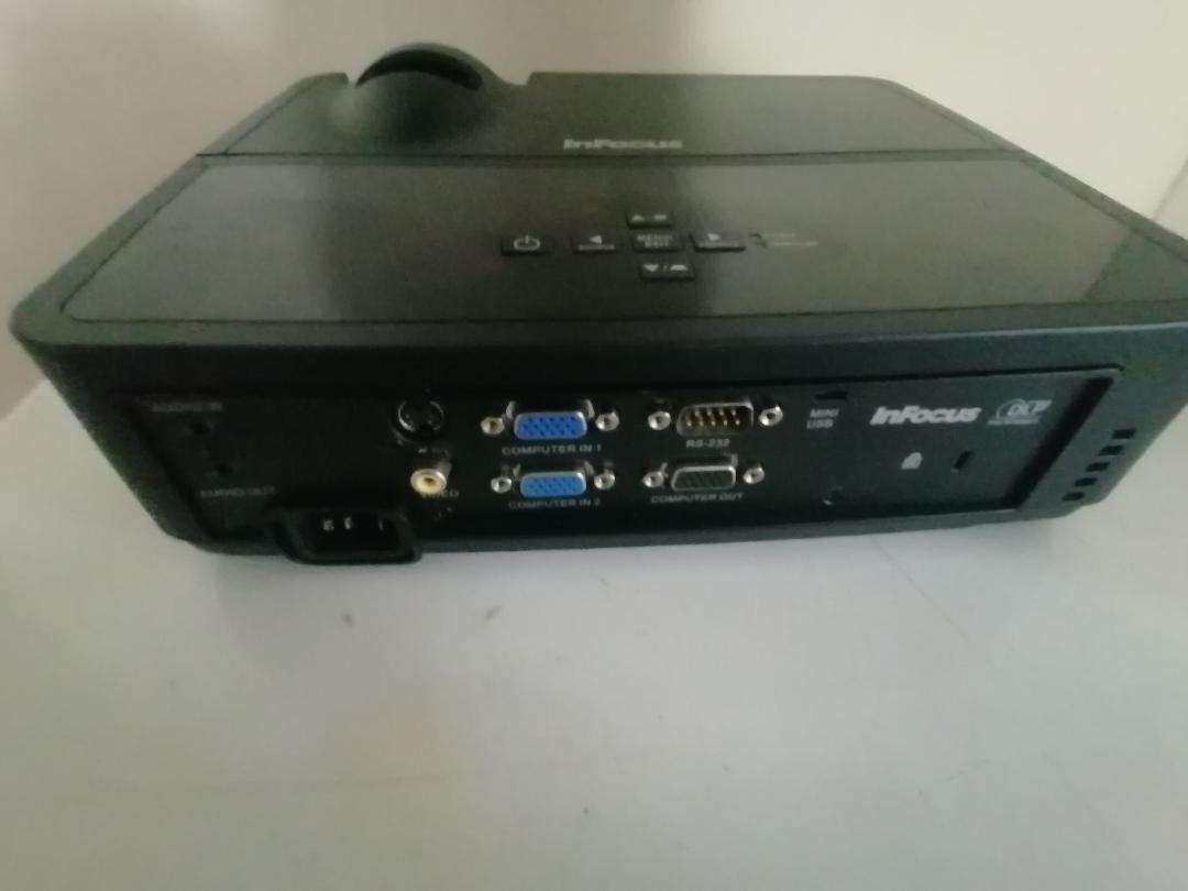 TOP QUALITY INFOCUS IN114 HDMI DLP 3D READY PROJECTOR WITH POWER CORD