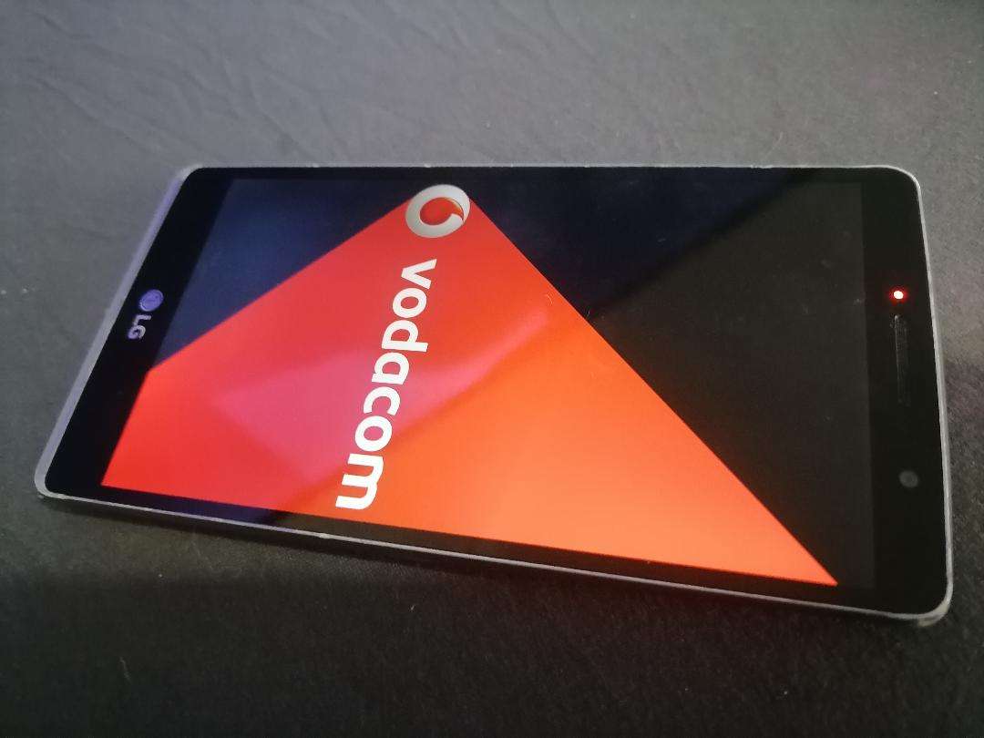 LATE ENTRY**LG H635 SMART PHONE*STAYS ON VODACOM SCREEN*SOLD AS IS**