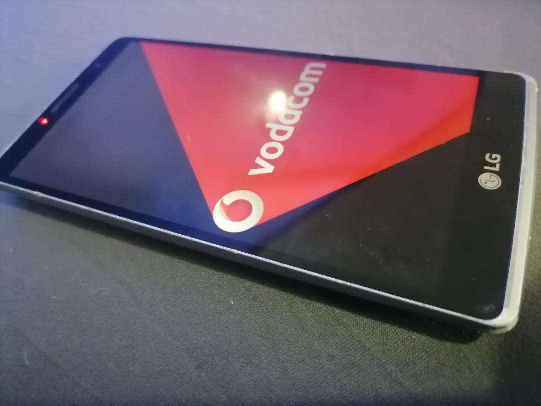 LATE ENTRY**LG H635 SMART PHONE*STAYS ON VODACOM SCREEN*SOLD AS IS**