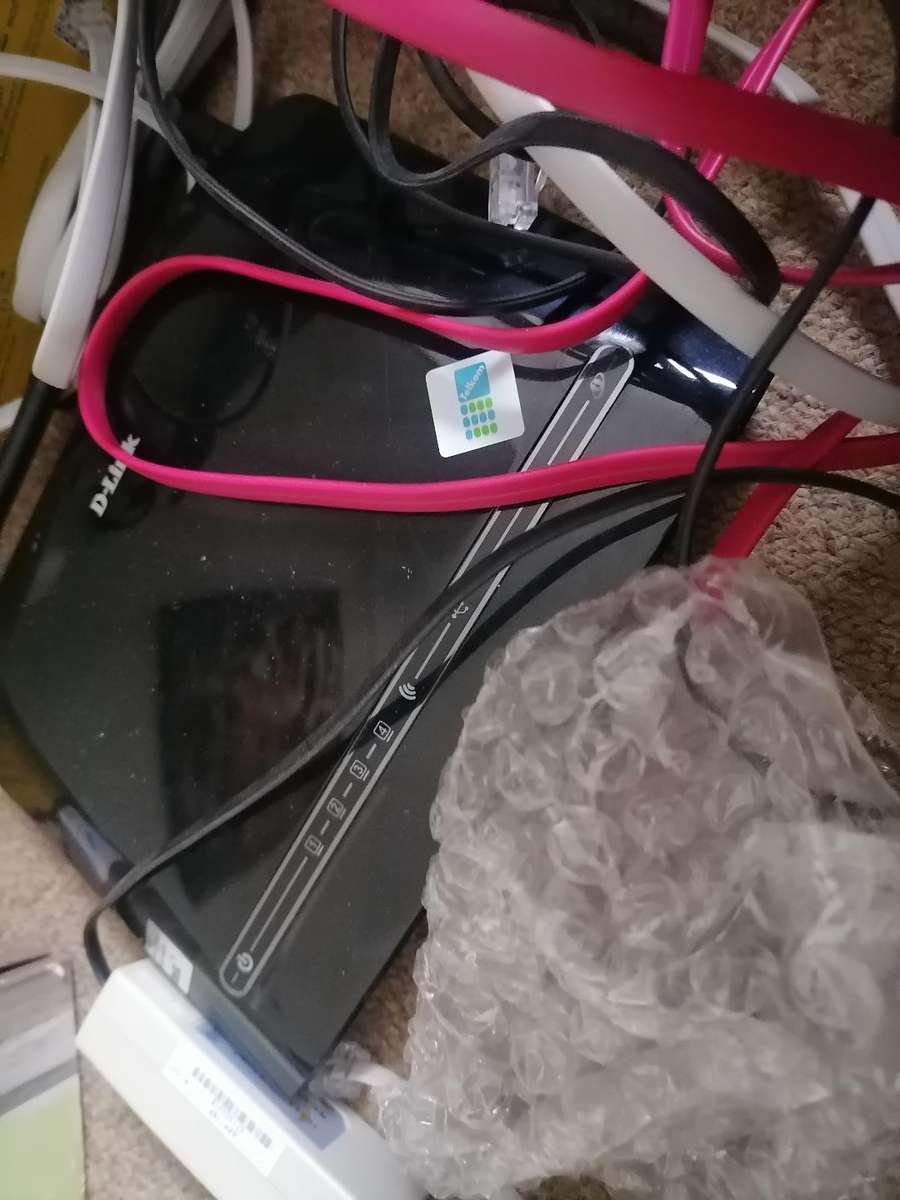 WIFI ROUTERS,CCTC CAMERA LENSES,FIBRE BOX ETC*ONE BID FOR LOT