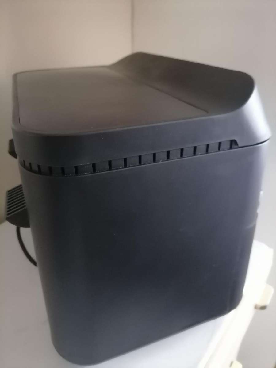 *RUSSELL HOBBS 8L DUAL AIR FRYER**NEW CONDITION,NOT USED*NOT POWERING ON*SOLD AS IS**