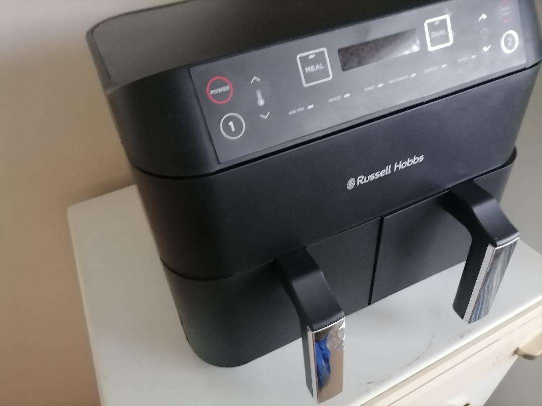 *RUSSELL HOBBS 8L DUAL AIR FRYER**NEW CONDITION,NOT USED*NOT POWERING ON*SOLD AS IS**