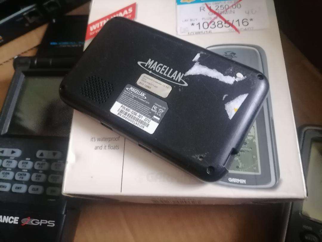 **LOT OF ELELCTRONICS*GSP DEVICES,ETHERNET SWITCH ETC*ONE BID FOR THE LOT*