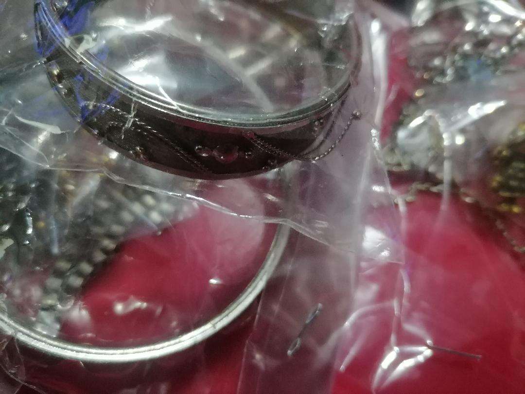 *WEEKEND SPECIAL*LOT OF BRAND NEW JEWLERY*ONE BID FOR LOT**POSSIBLE HIGH VALUE*ONE BID FOR THE LOT**