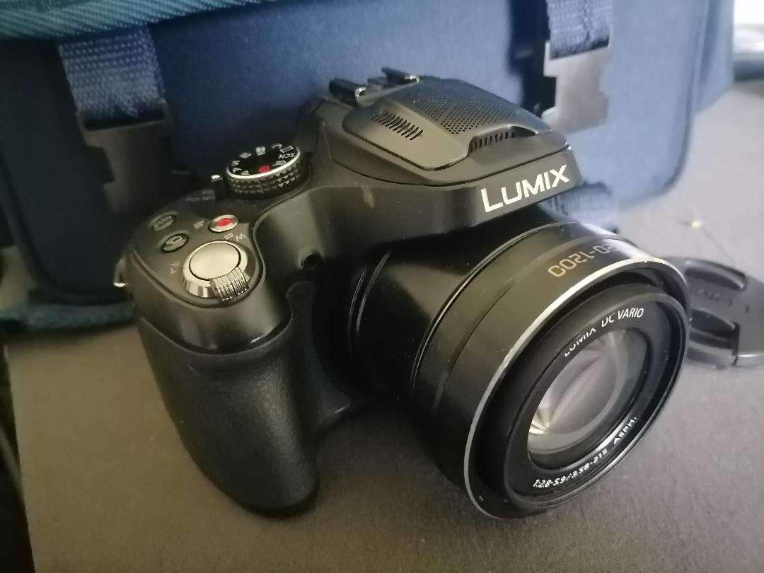 Panasonic LUMIX DMC-FZ70 16.1 MP Digital Camera, 60x Optical Image Stabilized Zoom(No charger)