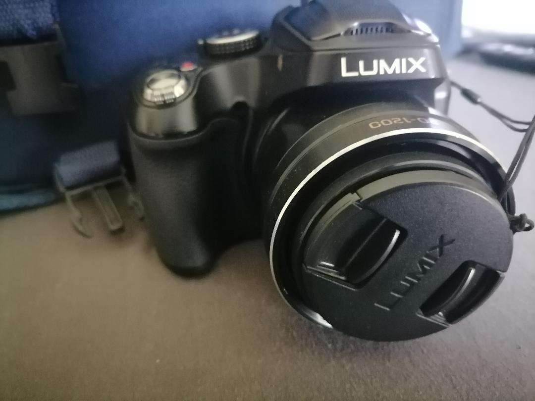 Panasonic LUMIX DMC-FZ70 16.1 MP Digital Camera, 60x Optical Image Stabilized Zoom(No charger)
