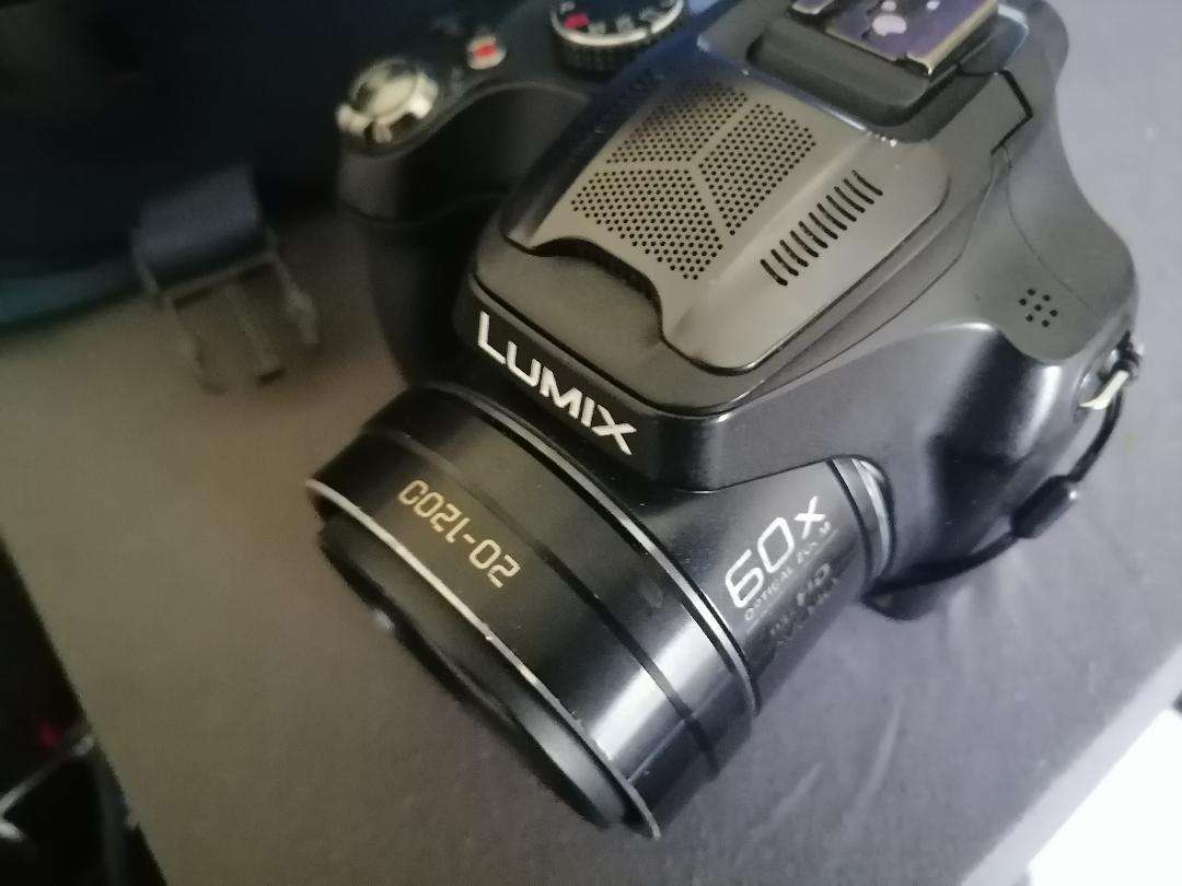 Panasonic LUMIX DMC-FZ70 16.1 MP Digital Camera, 60x Optical Image Stabilized Zoom(No charger)