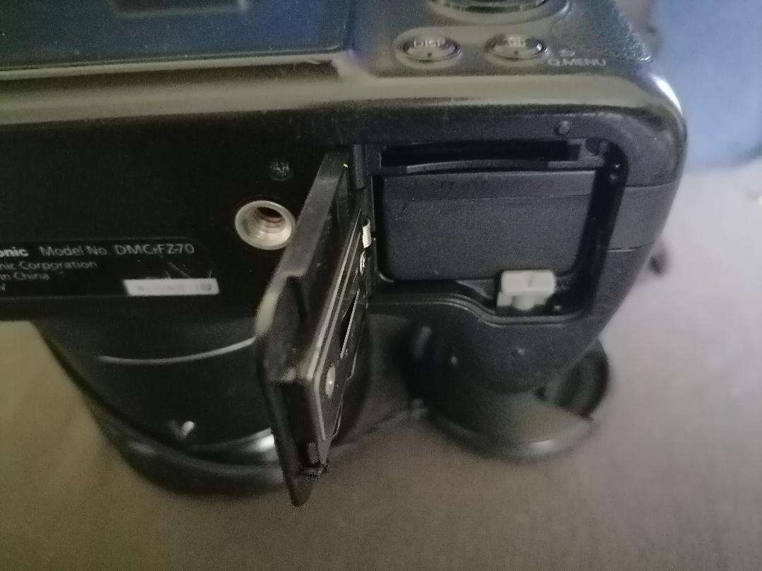 Panasonic LUMIX DMC-FZ70 16.1 MP Digital Camera, 60x Optical Image Stabilized Zoom(No charger)