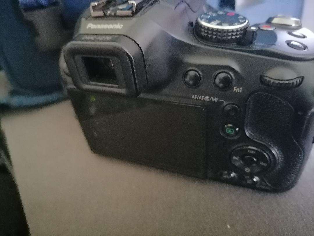 Panasonic LUMIX DMC-FZ70 16.1 MP Digital Camera, 60x Optical Image Stabilized Zoom(No charger)