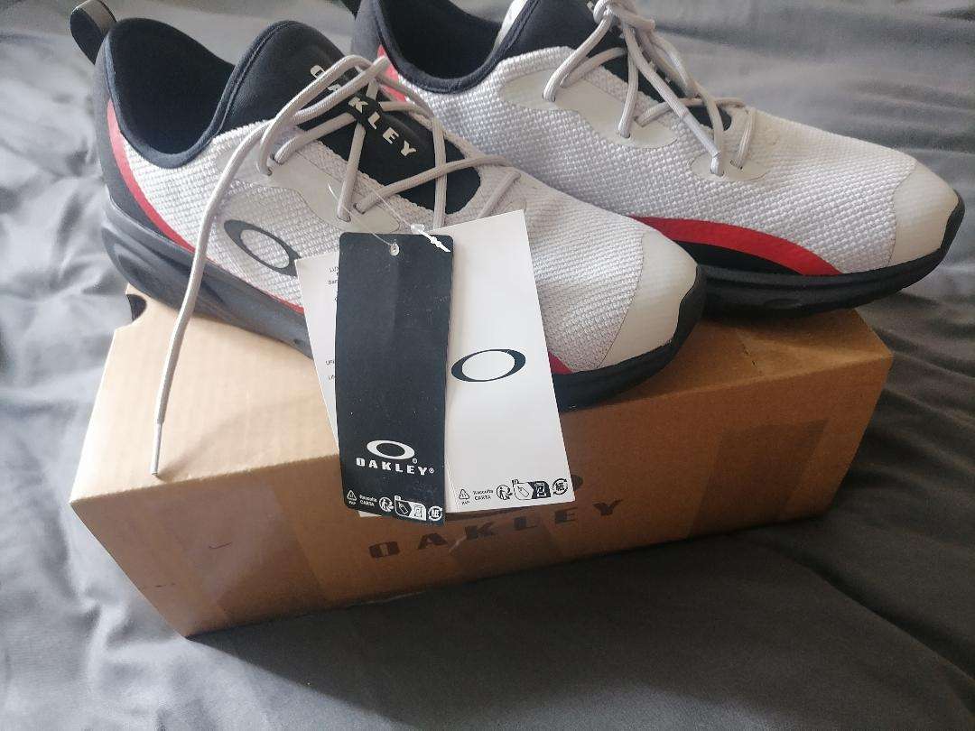 *PRE BLACK FRIDAY SPECIAL*BRAND NEW LIMITED EDITION OAKLEY LENOX SHOES*SIZE 8**