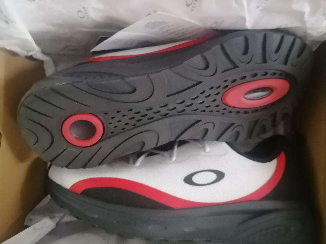 *PRE BLACK FRIDAY SPECIAL*BRAND NEW LIMITED EDITION OAKLEY LENOX SHOES*SIZE 8**