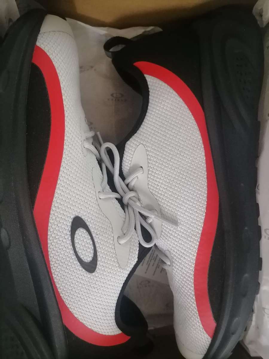 *PRE BLACK FRIDAY SPECIAL*BRAND NEW LIMITED EDITION OAKLEY LENOX SHOES*SIZE 8**