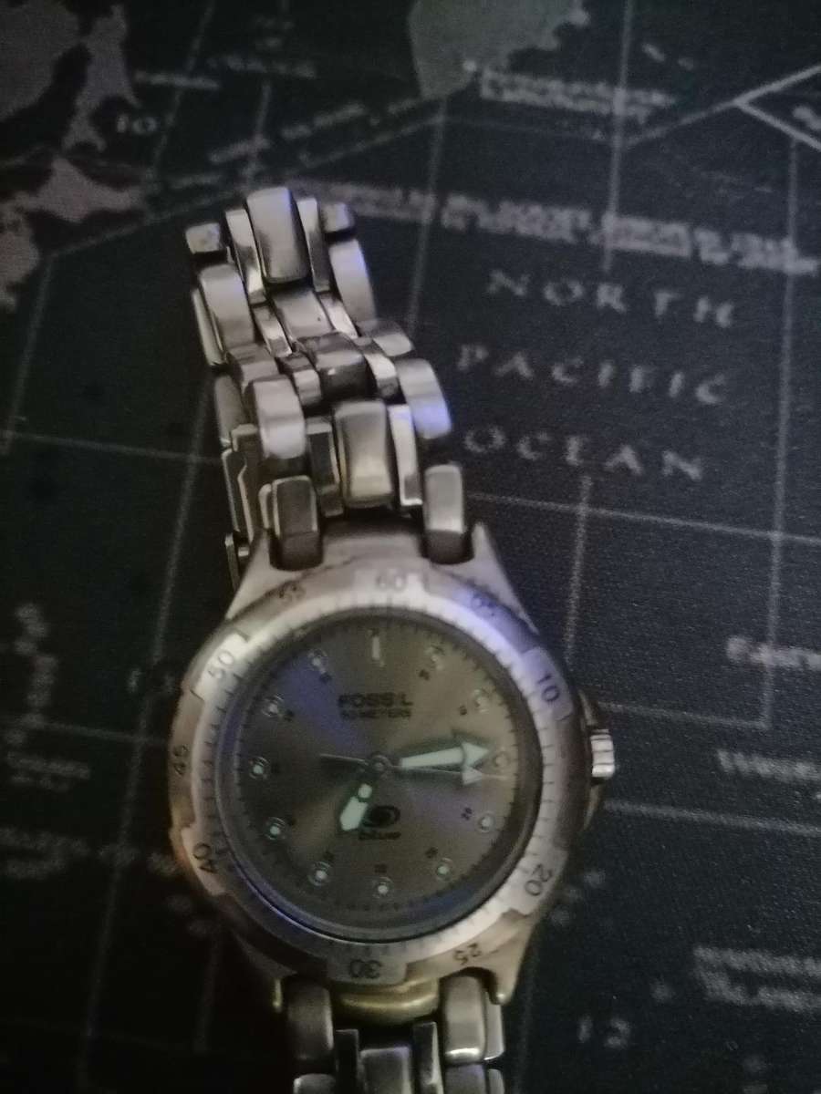 *FOSSIL BLUE WATCH*UNISEX*BATTERY NEEDS REPLACE**