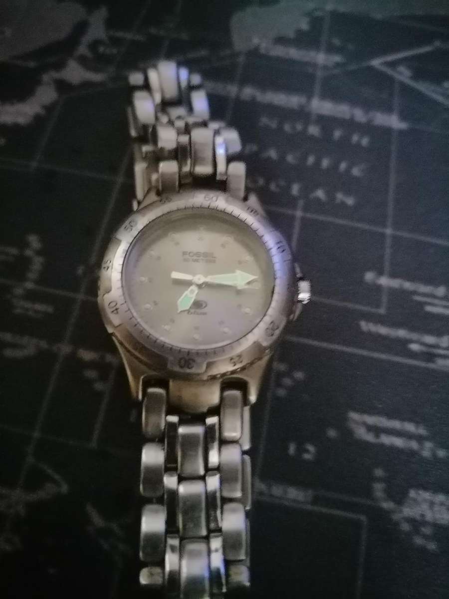 *FOSSIL BLUE WATCH*UNISEX*BATTERY NEEDS REPLACE**